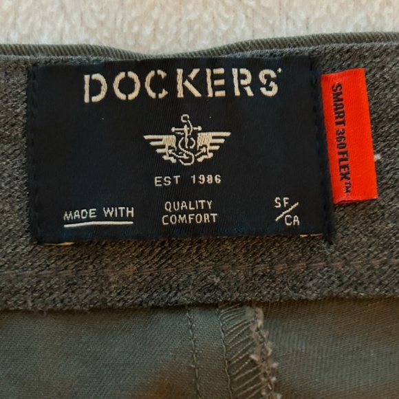 Dockers Men's Slim Fit Workday Stretch Khakis , Size 36W x 32L - Picture 3 of 15